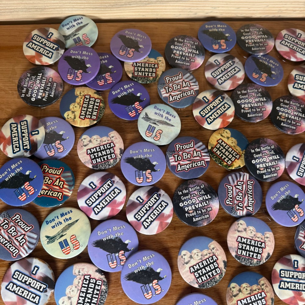 Bulk Lot 100 Patriotic Pinback Buttons USA Flag Eagle Mount Rushmore 2.25 inch - Picture 3 of 9